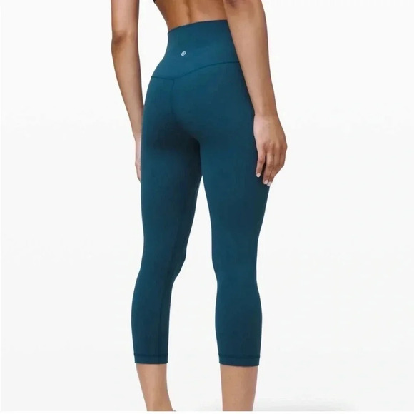 Lululemon Align Crop *21"
Night Diver size 2 - Picture 5 of 7